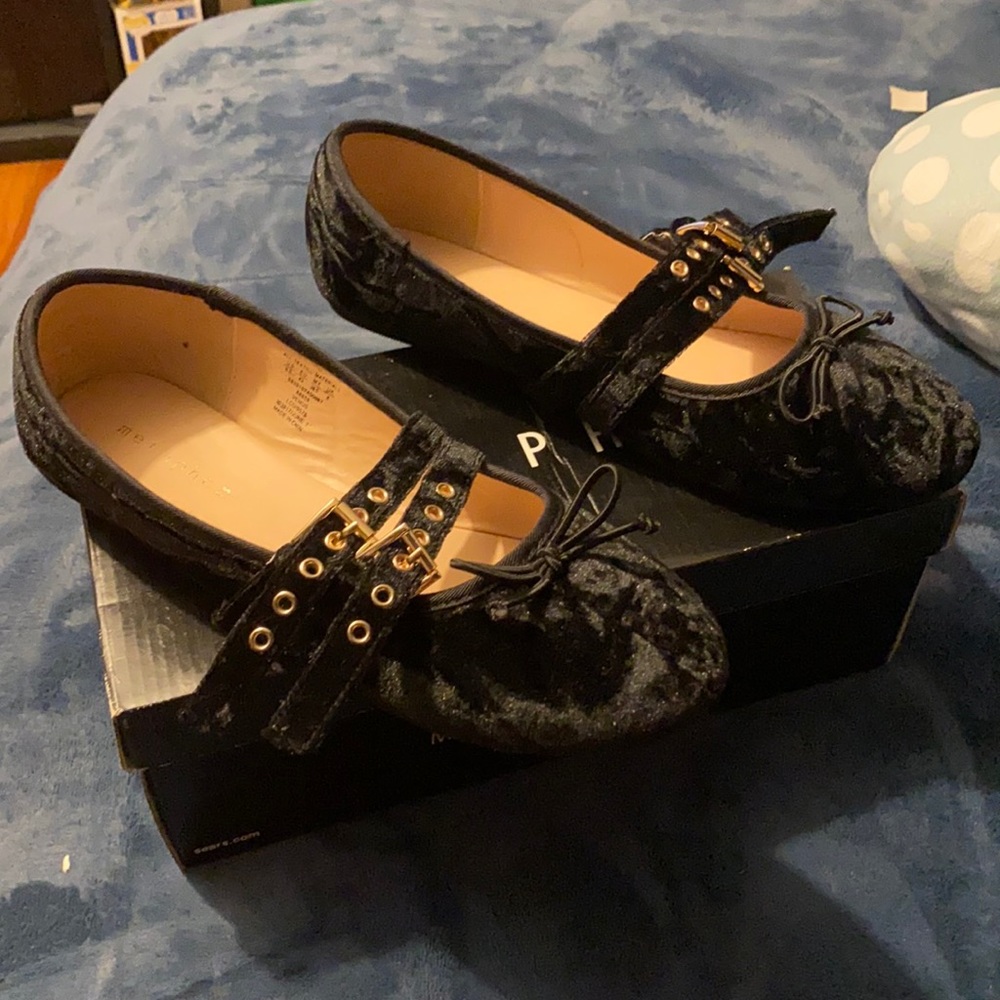 New size 9.5 black